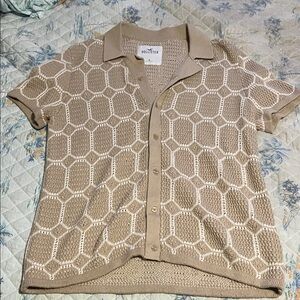 Hollister Men's Beige Patterned Button Down Shirt